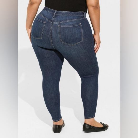 Sz 12 Torrid Premium Sky High Skinny dark blue Jeans cropped - Picture 3 of 7